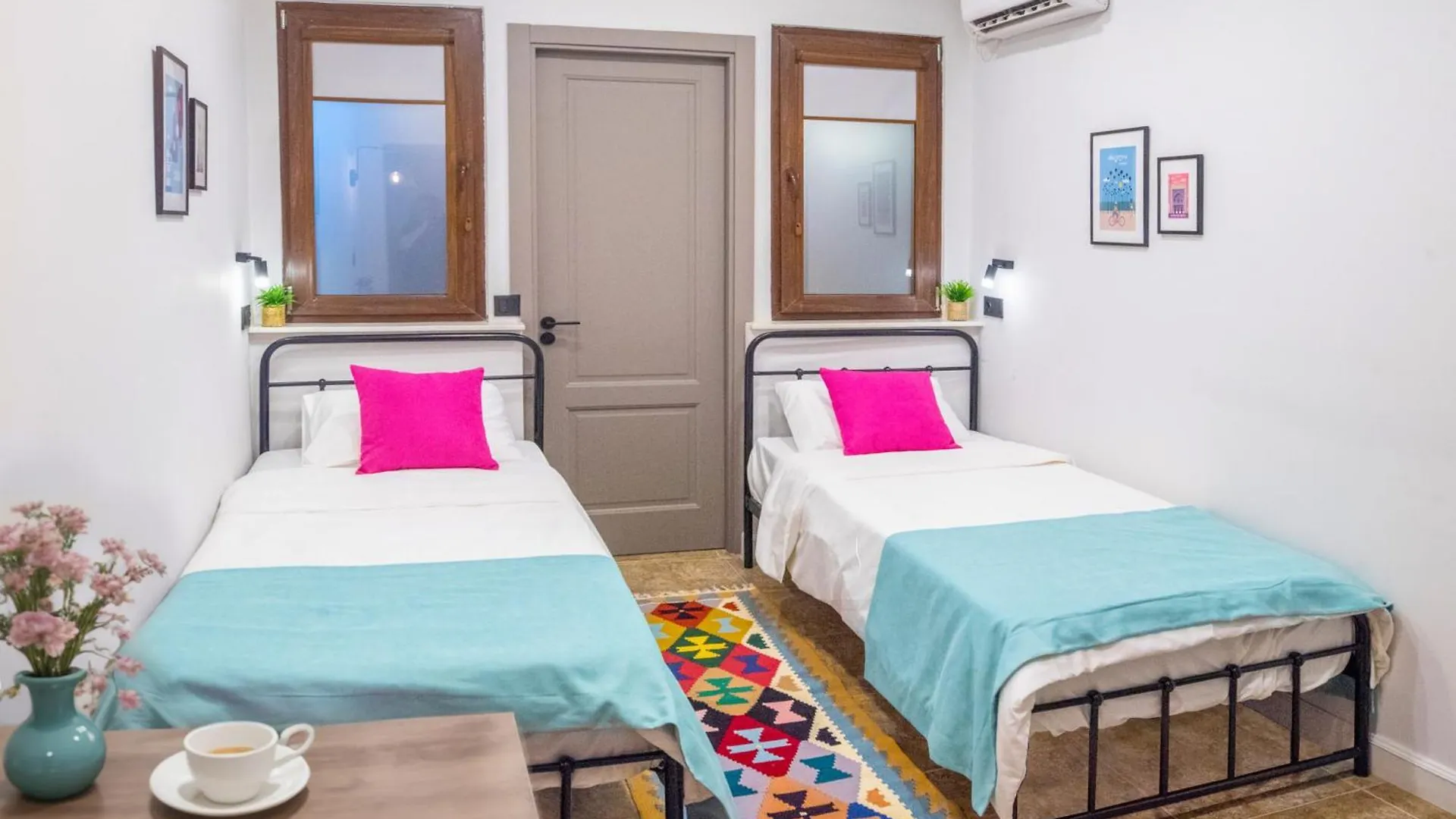 Hb Apartments Hill House Tbilisi 0*,